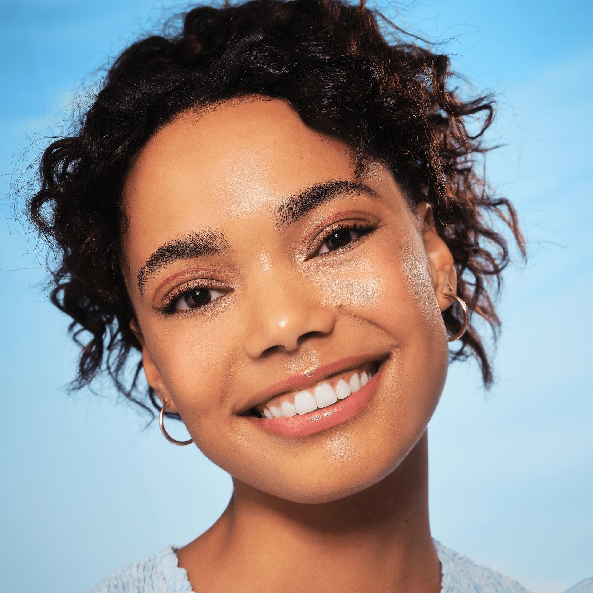 Essence Disney Pixar Up Eyeshadow Palette 12 Shades Matte Shimmery Metallic